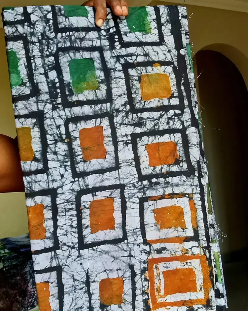 Batiki Printz hot fabric (💯 cotton - 4 yards)