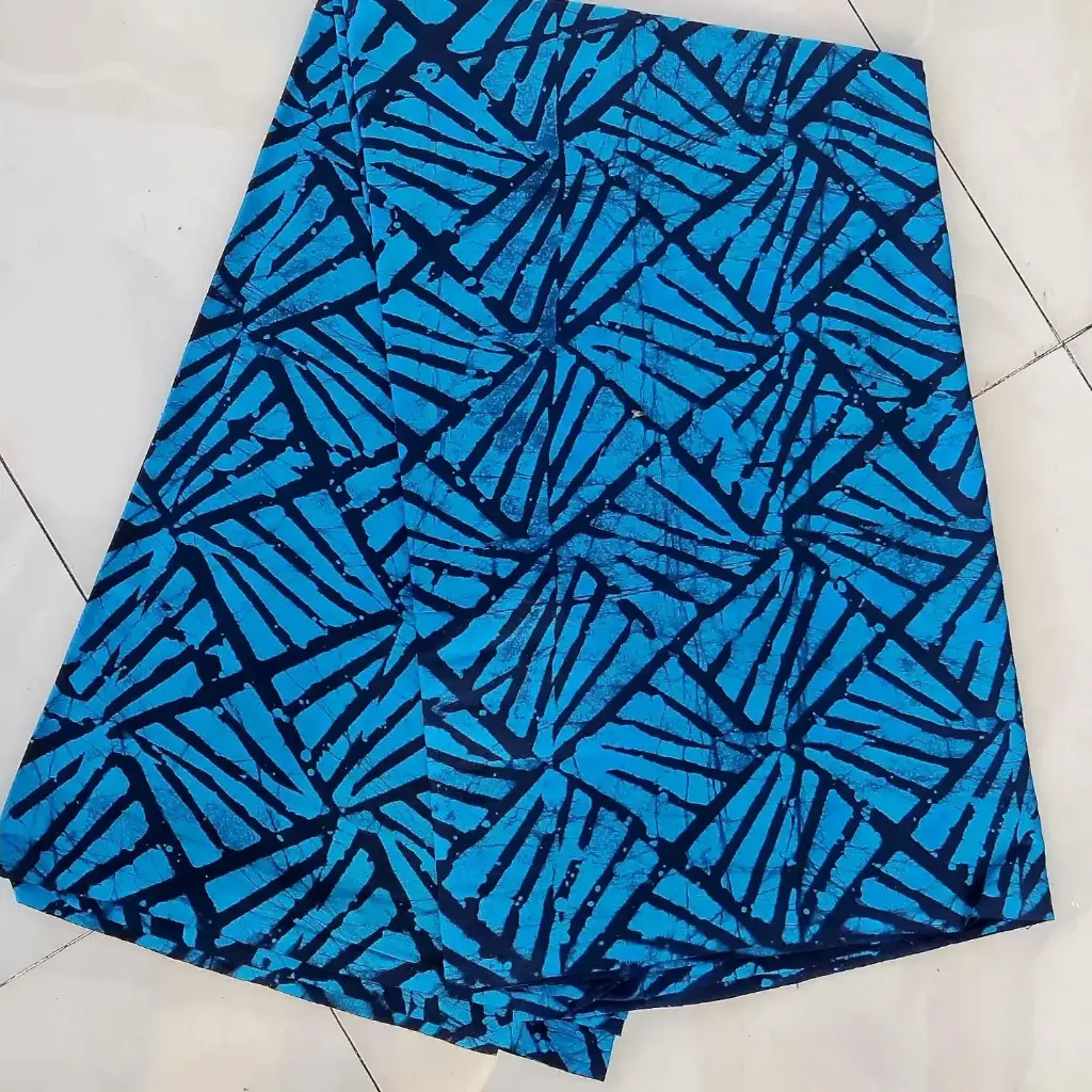 Blue and black background batiki (💯 cotton)