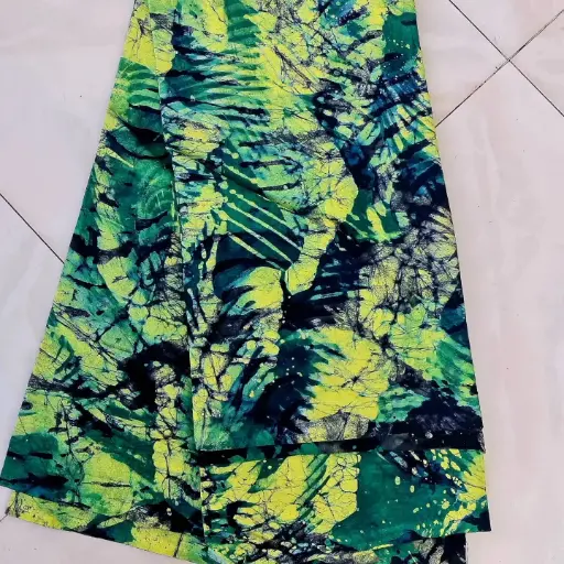 Green and lemon yellow background batiki - (💯 cotton)